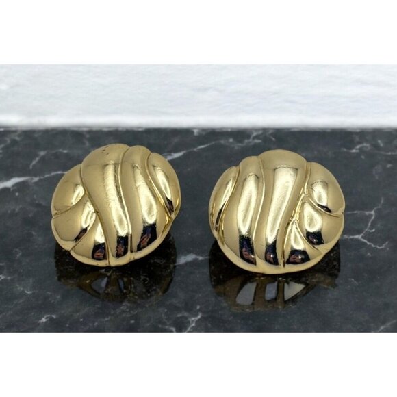 Vintage Gold Tone Stud Earrings Textured Swirl Design Fashion Jewelry Retro 80s - Picture 1 of 6